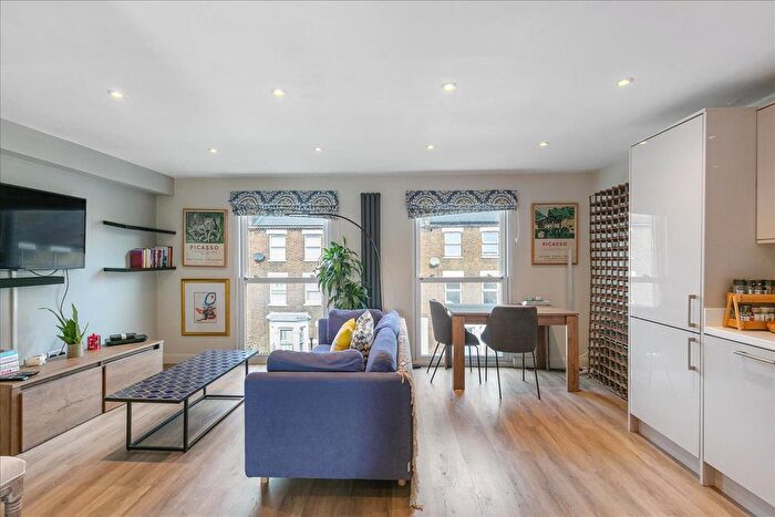 1 Bedroom Flat To Rent In Greyhound Road, Hammersmith, London, W6