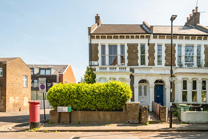2 Bedroom Flat For Sale In Ella Road, London, N8