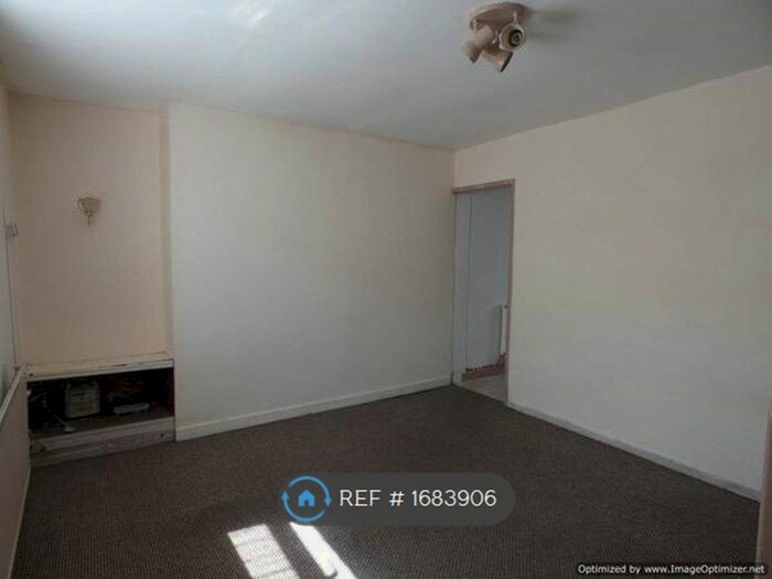 2 Bedroom End Of Terrace House To Rent In Ynysllwyd Street, Aberdare, CF44