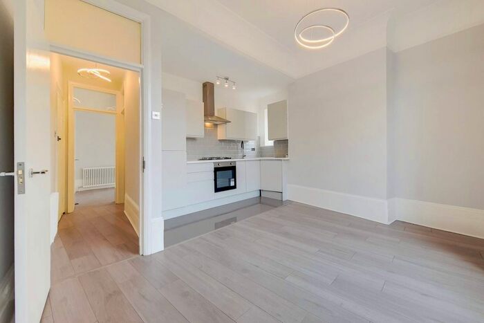 1 Bedroom Flat To Rent In Knollys Road, West Norwood, London, SW16