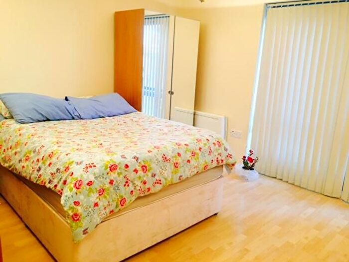 Studio To Rent In Thornbury Road, Isleworth, TW7