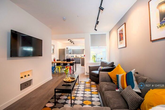 6 Bedroom Terraced House To Rent In Halsbury Road, Liverpool, L6