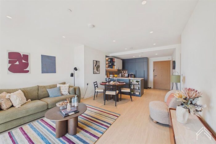 2 Bedroom Flat To Rent In Ferry Island, Heart Of Hale, London, N17