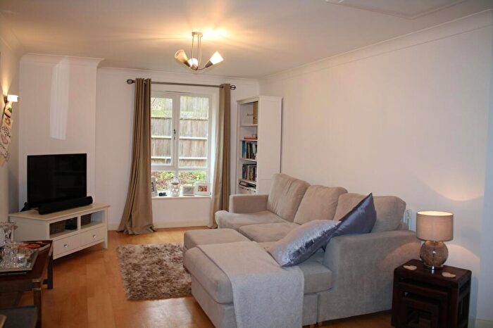 2 Bedroom Apartment To Rent In Hadow Road, Oxford, OX3