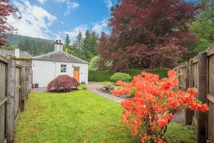 1 Bedroom Semi-Detached Bungalow For Sale In The Square, Dunira, Comrie, PH6