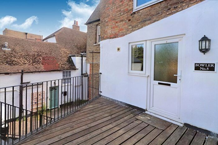 2 Bedroom Duplex To Rent In High Street, PE29