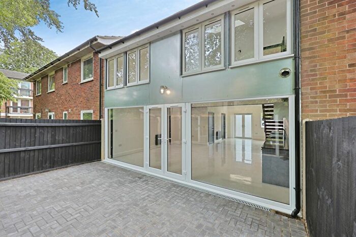 2 Bedroom Mews For Sale In Upton Road, Norwich, NR4