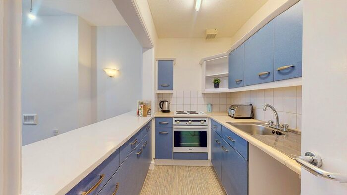 1 Bedroom Flat To Rent In West Parade, Rhyl, LL18