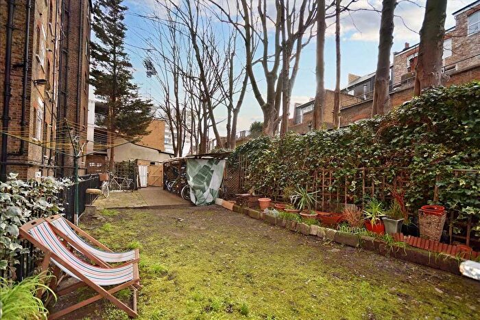 1 Bedroom Flat For Sale In Chiswick Road, London, W4