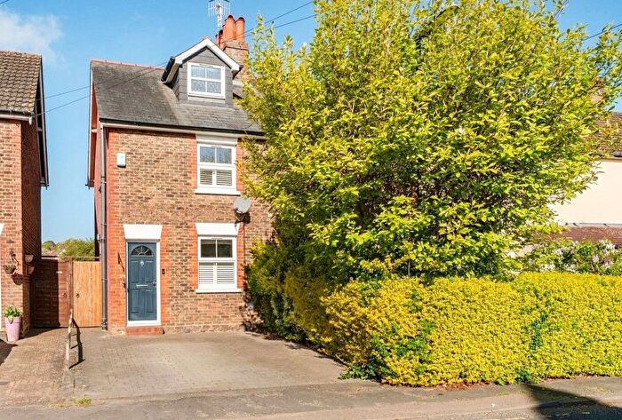 3 Bedroom Semi-Detached House For Sale In Station Road, Lingfield, RH7
