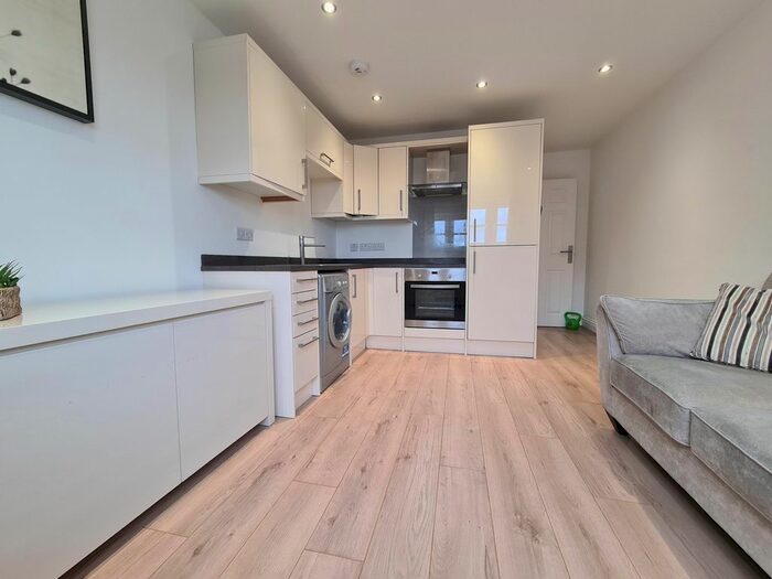 1 Bedroom Flat To Rent In High Street, Ely, CB7