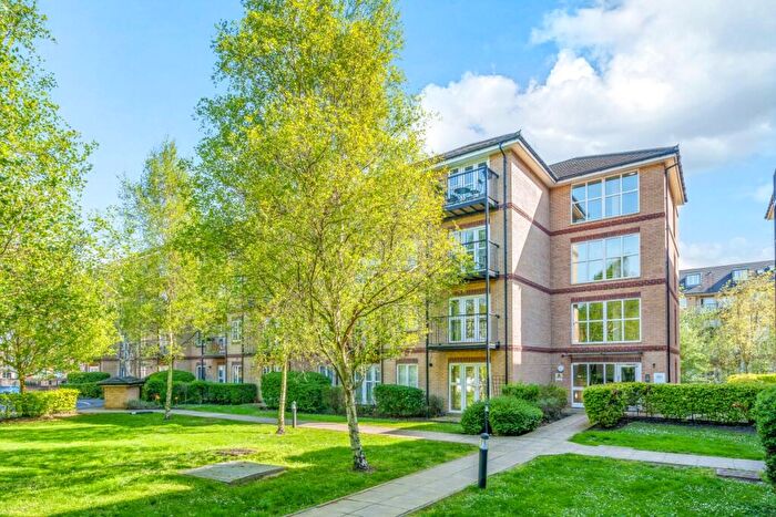 1 Bedroom Flat To Rent In Worcester Close, London, SE20