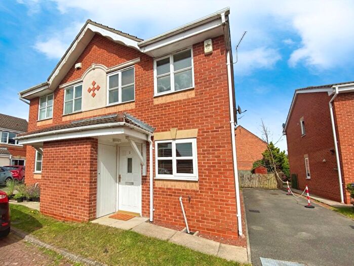 2 Bedroom Property To Rent In Lockyer Close, York, YO30