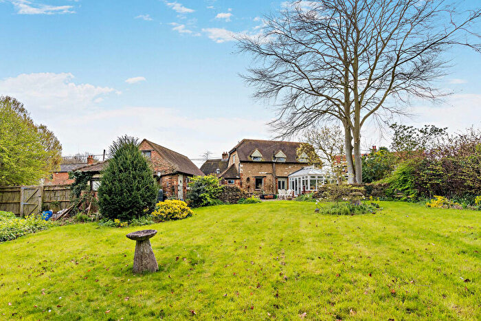 2 Bedroom Barn Conversion For Sale In Chiltern View, Tetsworth, Thame, OX9