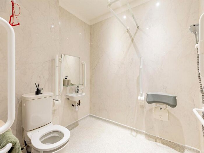 Studio To Rent In Clyde Street, Glasgow, G1