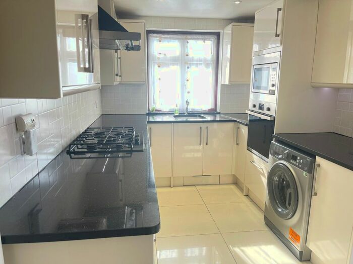 5 Bedroom End Of Terrace House To Rent In North Circular Road, London, NW2