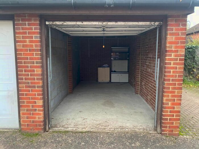 Parking/garage To Rent In Harwood Close, North Wembley, HA0