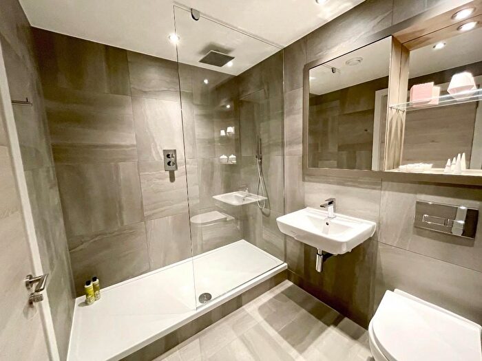 2 Bedroom Apartment To Rent In Commercial Street, London, E1