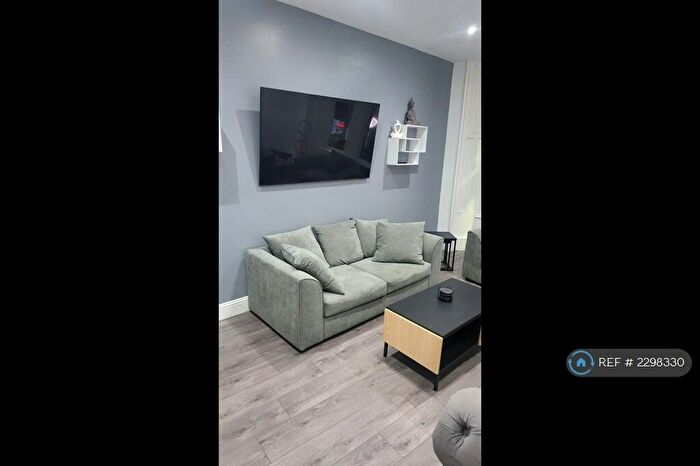 1 Bedroom Flat To Rent In High Street, Dumbarton, G82