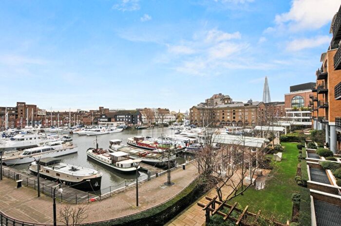 2 Bedroom Flat To Rent In Star Place, Wapping, E1W