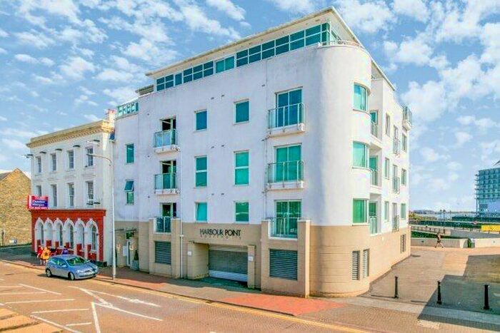 2 Bedroom Flat To Rent In Stuart Street, Caerdydd, CF10