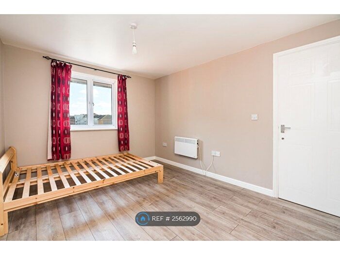 2 Bedroom Flat To Rent In Hermitage Close, London, SE2