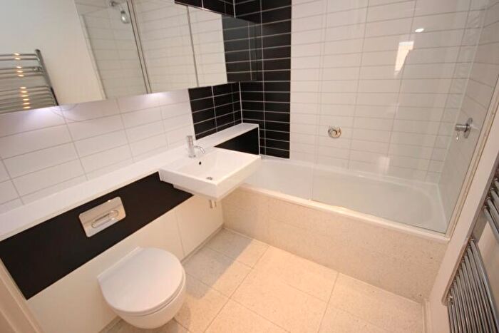 2 Bedroom Apartment To Rent In Lumiere, City Road East Manchester, M15