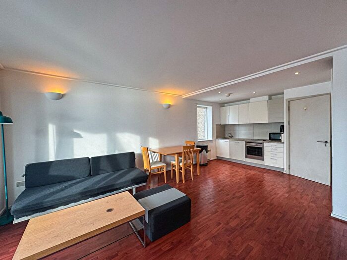 1 Bedroom Block Of Flats To Rent In London, E14