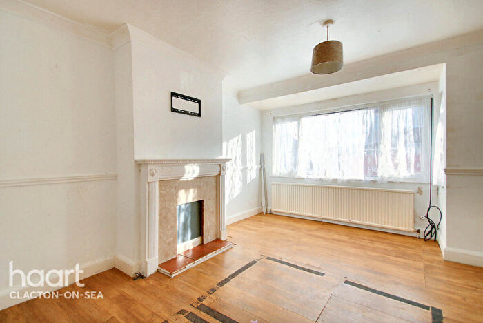 3 Bedroom Semi-Detached House To Rent In Dudley Road, Clacton-on-sea, CO15