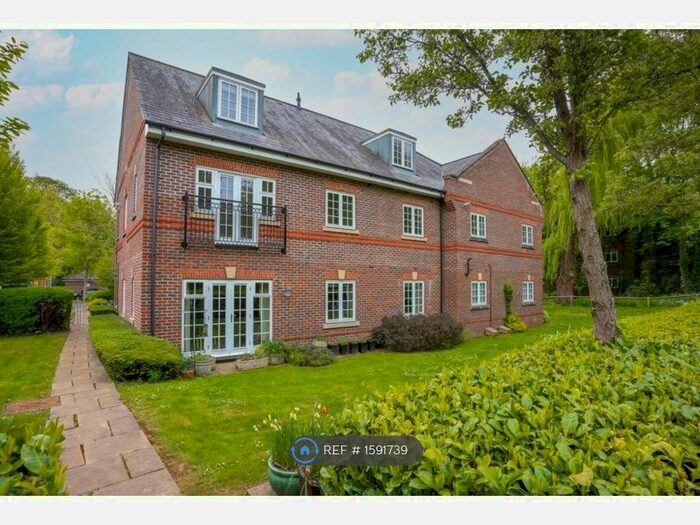 3 Bedroom Flat To Rent In Nexus Court, St. Albans, AL1