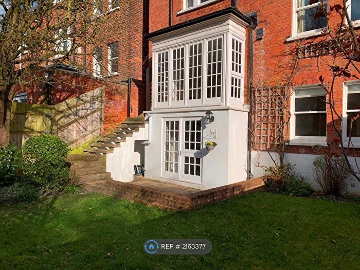 2 Bedroom Flat To Rent In Holmbush Road, Putney, SW15