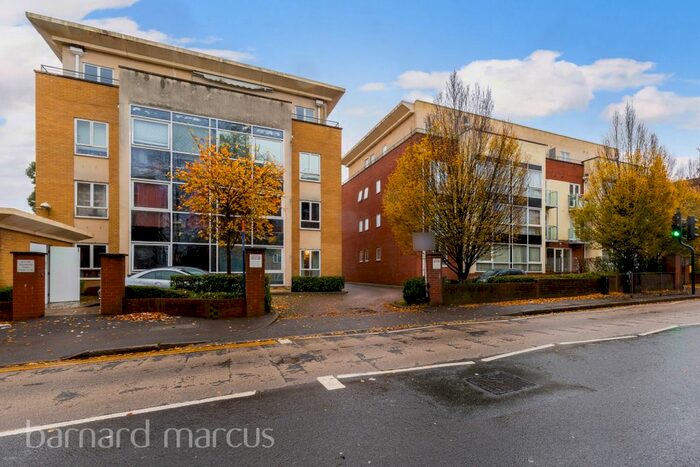 2 Bedroom Flat To Rent In Woodcote Road, Wallington, SM6