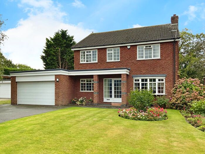 4 Bedroom Detached House For Sale In Mansfield Court, Newland Park, Hull, HU5