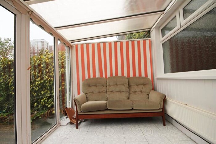 2 Bedroom Flat To Rent In Beadnell Place, Shieldfield, NE2