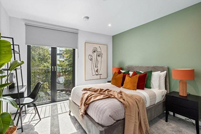 1 Bedroom Apartment To Rent In Plaistow Road, London, E13