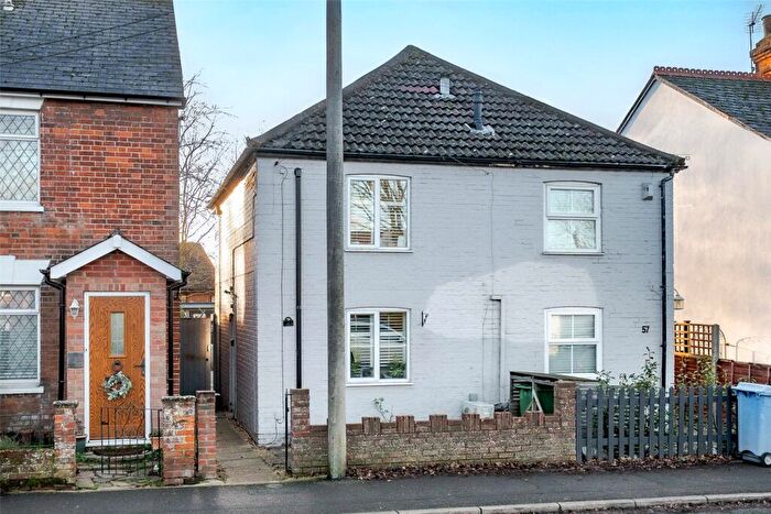 2 Bedroom Semi Detached House For Sale In Binfield Road, Bracknell, Berkshire, RG42