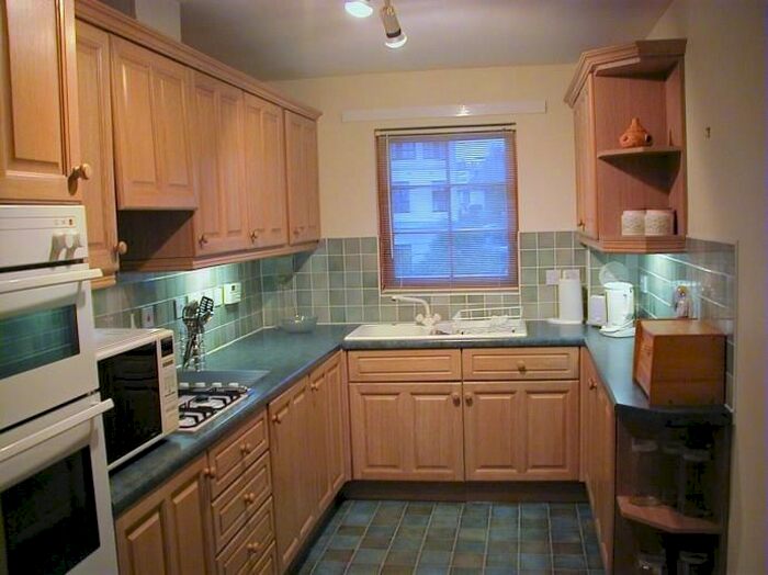 2 Bedroom Flat To Rent In Orchard Brae Avenue, Edinburgh, EH4