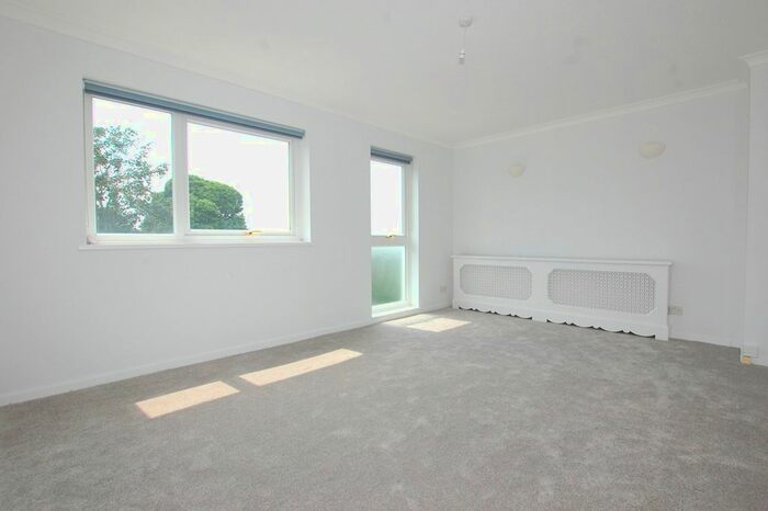 4 Bedroom Town House To Rent In Foxgrove Road, Beckenham, BR3