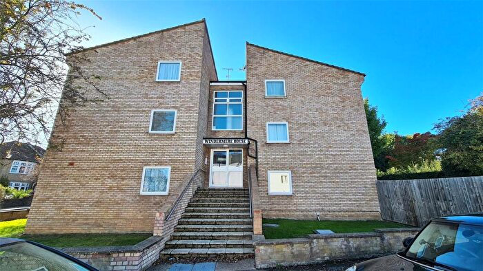 1 Bedroom Flat To Rent In Windermere House, Warwick Road, New Barnet, EN5