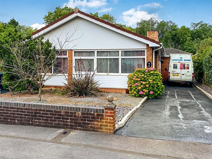 3 Bedroom Detached Bungalow For Sale In Henson Grove, Newton Aycliffe, DL5