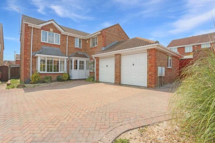 5 Bedroom Detached House For Sale In Waytown Close, Poole, BH17