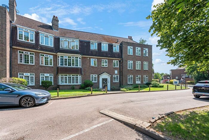 2 Bedroom Flat For Sale In High Street, Cheam Village, SM3