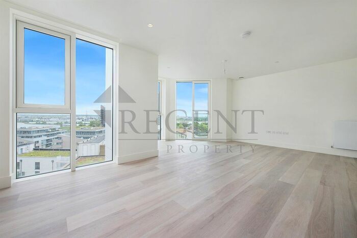 2 Bedroom Flat To Rent In Hale Works Apartments, Daneland Walk, N17