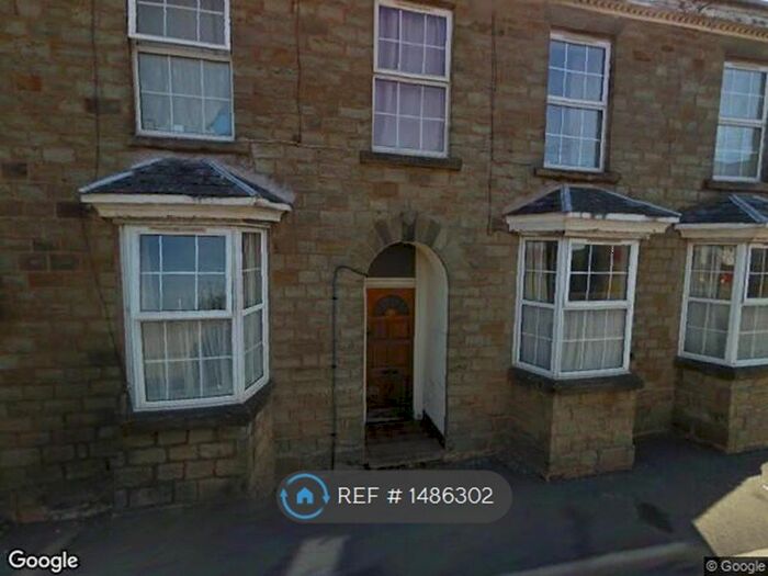 1 Bedroom Flat To Rent In Commercial Street, Cinderford, GL14