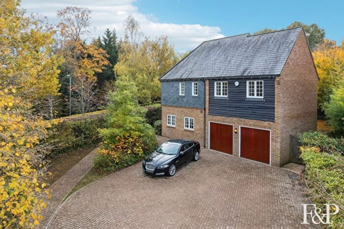 6 Bedroom Detached House For Sale In Highgrove Avenue, Ascot, SL5