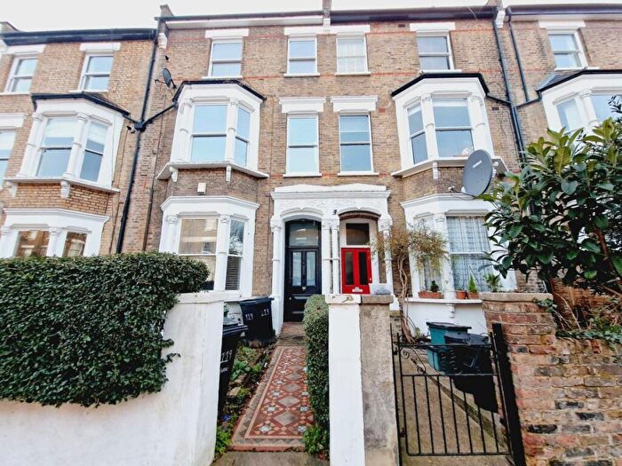 3 Bedroom Flat To Rent In Huddleston Road, Huddleston, N7