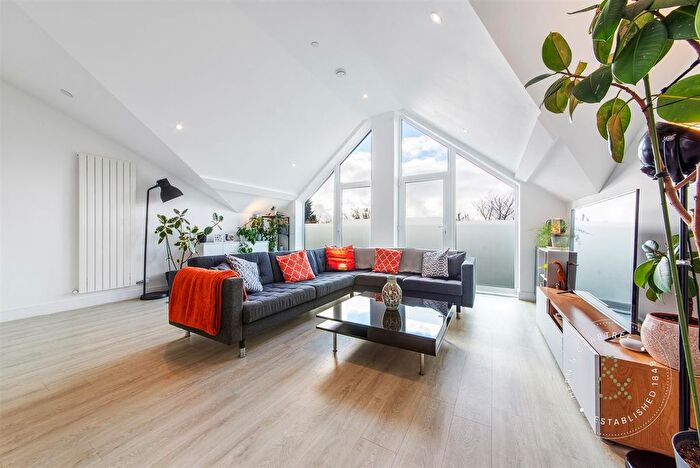 2 Bedroom Flat For Sale In Church Road, Lisvane, Cardiff, CF14