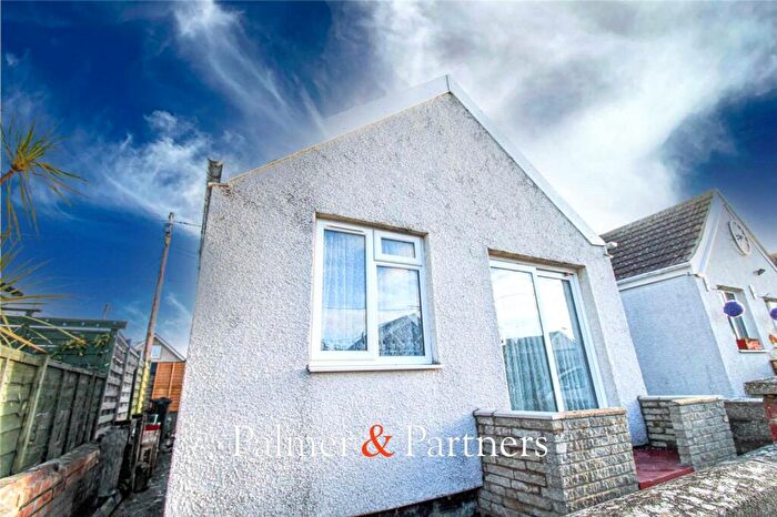 2 Bedroom Bungalow For Sale In Buick Avenue, Jaywick, Clacton On Sea, Essex, CO15