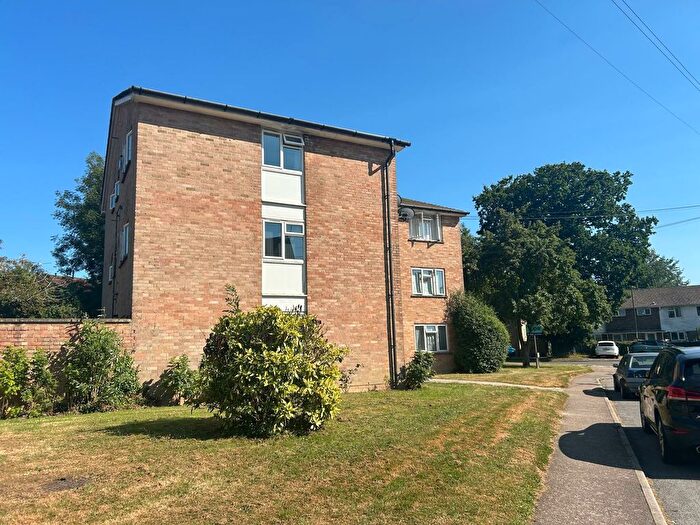 2 Bedroom Flat For Sale In Sleets Road, Broadbridge Heath, Horsham, RH12