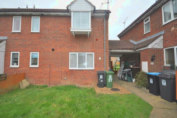 1 Bedroom House To Rent In The Lawns, Hemel Hempstead, HP1